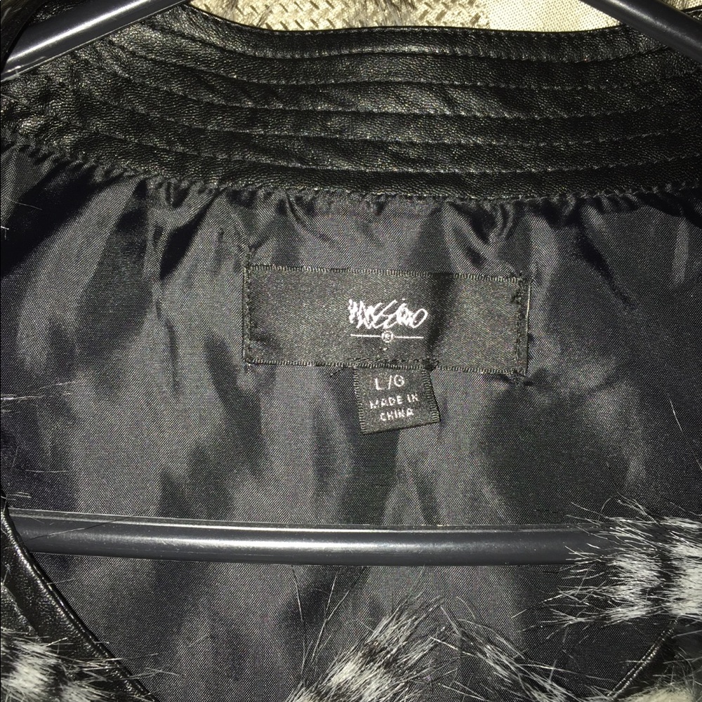 Fur vest - Picture 2 of 4